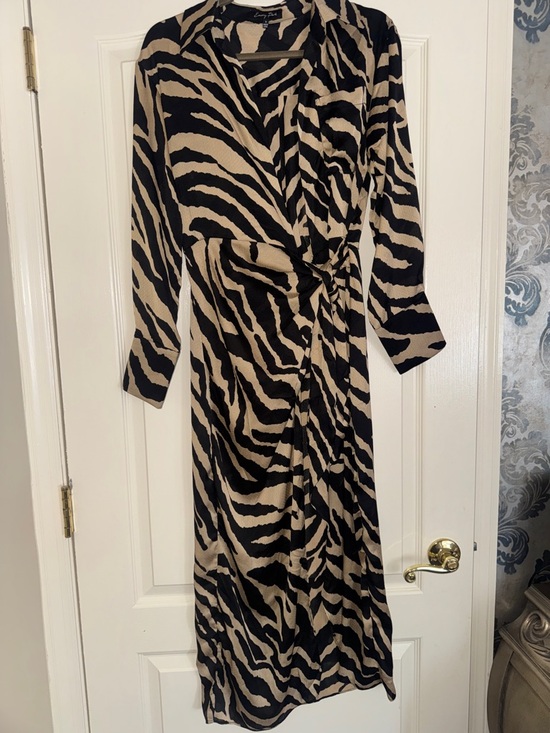 Emory park Dresses & Skirts - emory park Black and Cream Zebra-Print Long Sleeve Wrap Dress